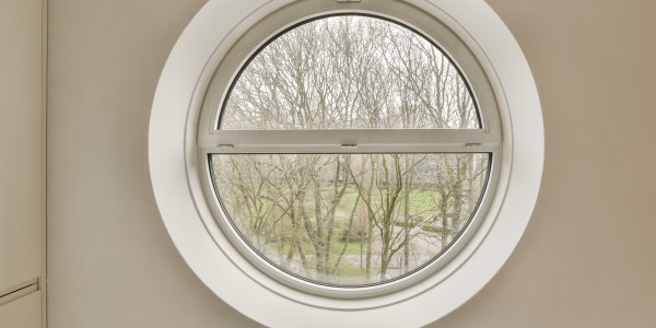 Fabricantes / Instaladores de Puertas y Ventanas de Aluminio / PVC en Terrassa · Ojo de Buey, Curvada y Antiruido