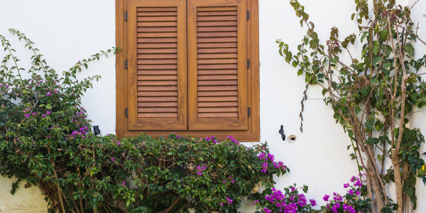Puertas y Ventanas Aislantes de Aluminio / PVC en Terrassa · Contraventanas y Persianas a Medida