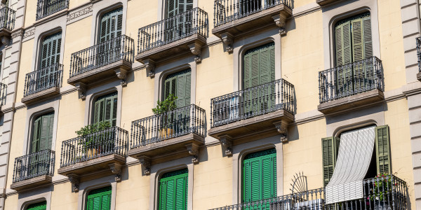 Puertas y Ventanas de Aluminio / PVC a medida en Terrassa · Aislamientos Acústicos