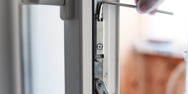 Puertas y Ventanas Seguridad de Aluminio / PVC en Terrassa · Cerradura de Seguridad